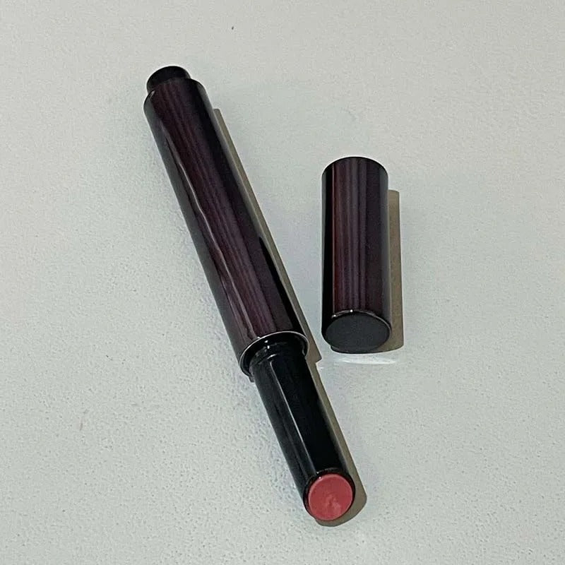 Mirror Lipstick – Moisturizing & Long-Lasting Color